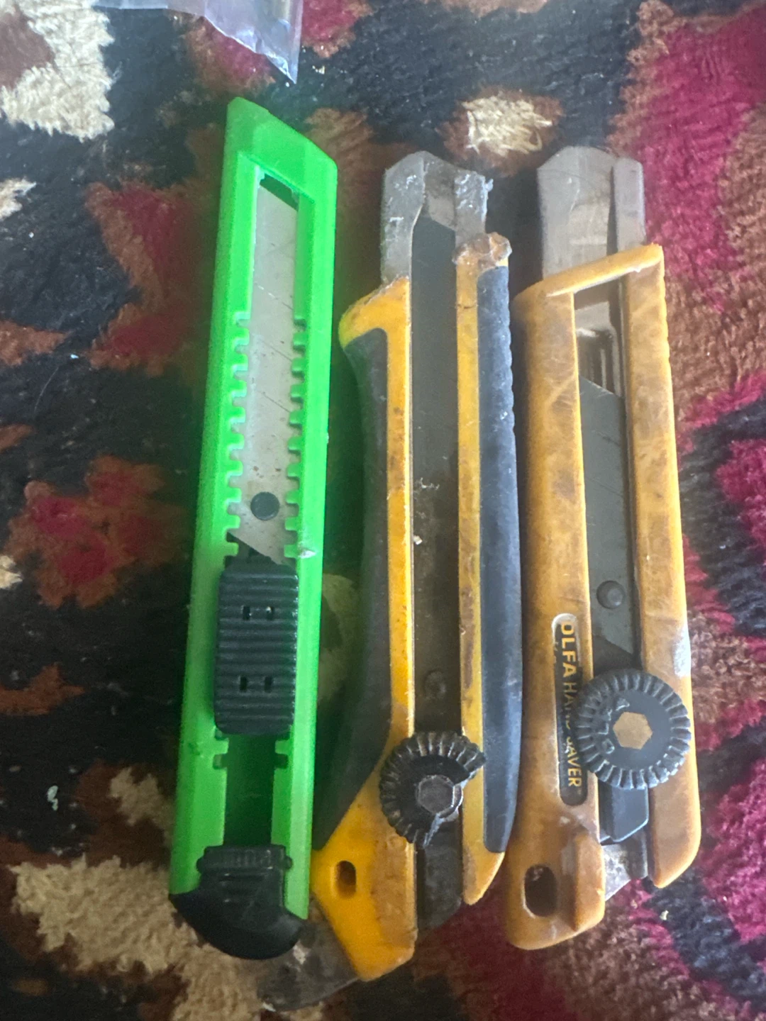 Lot of 3 Utility Knives and Assorted Screwdrivers - photo 4