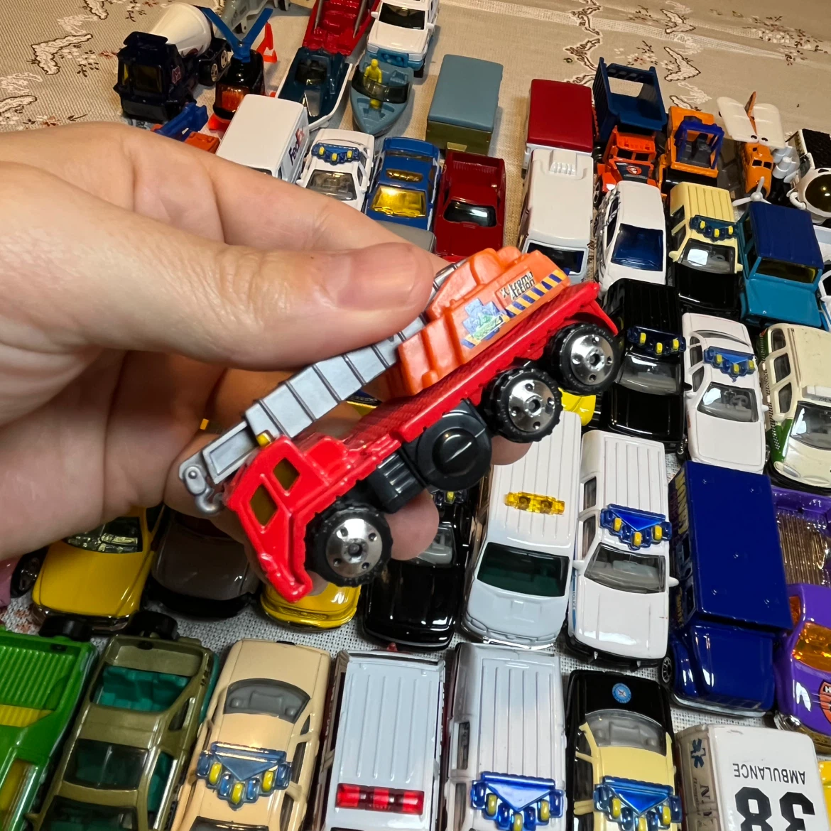 Vintage lot of Matcbox Diecast Cars 57 Total - photo 3