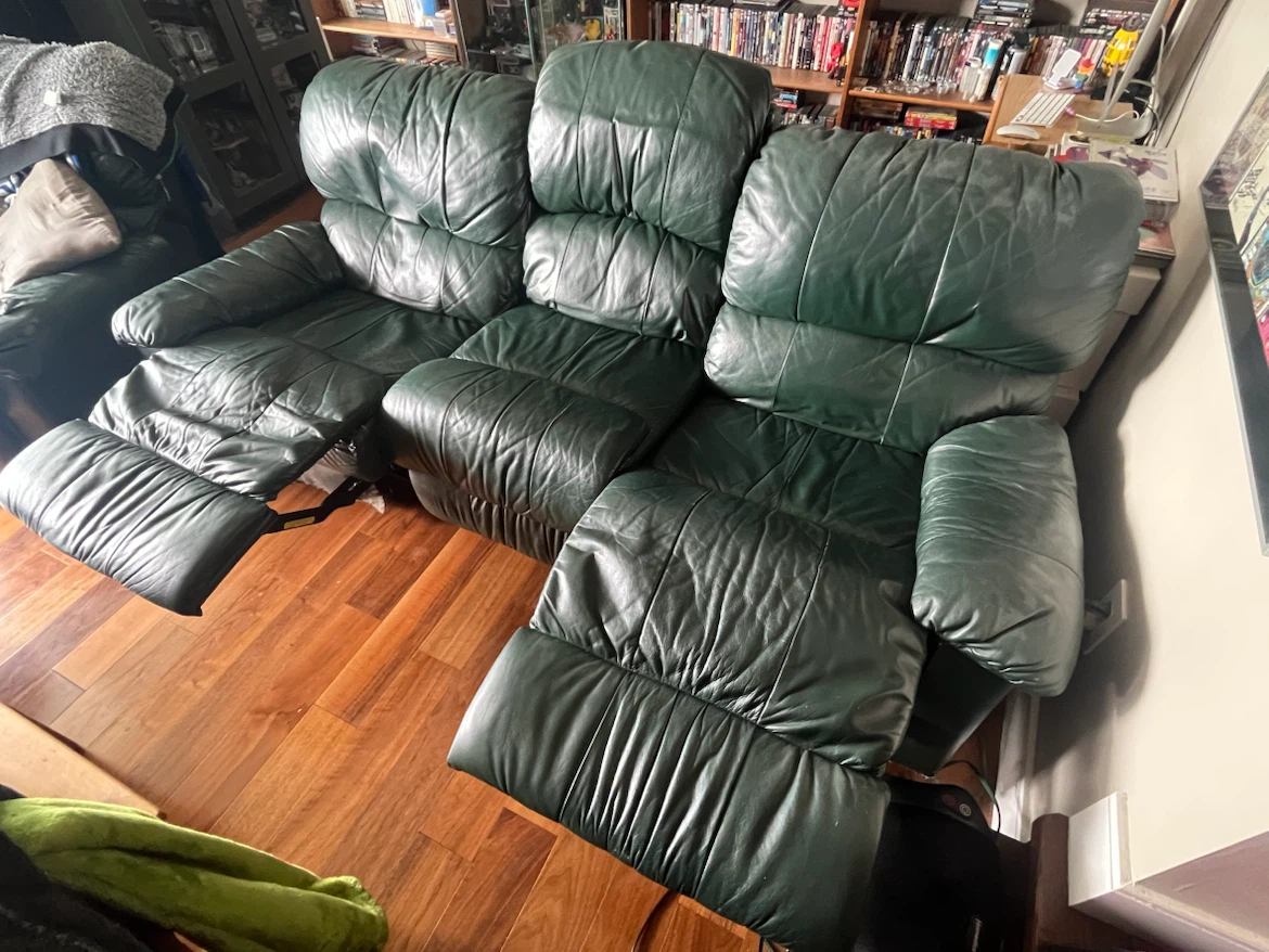 Green Leather Reclining Sofa - photo 3