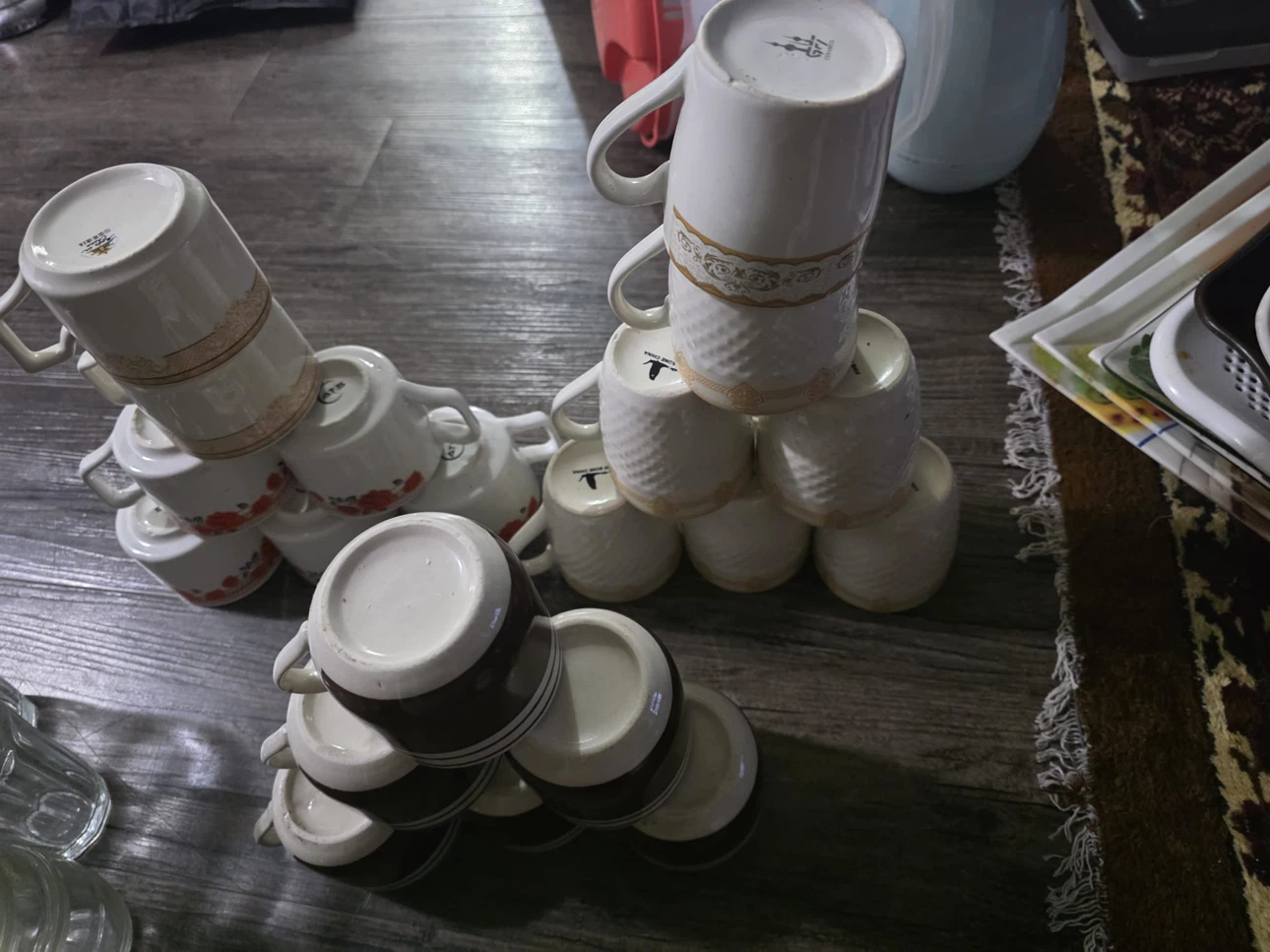 Assorted Kitchenware: Mugs, Plates, Pitchers & Bowls - photo 3