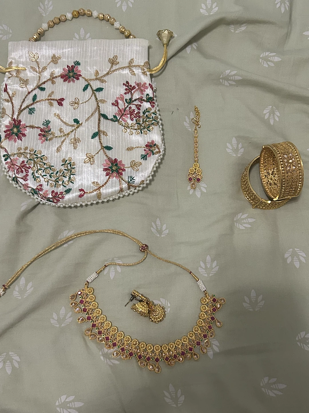 Embellished Potli Bag and Jewellery Set - photo 4