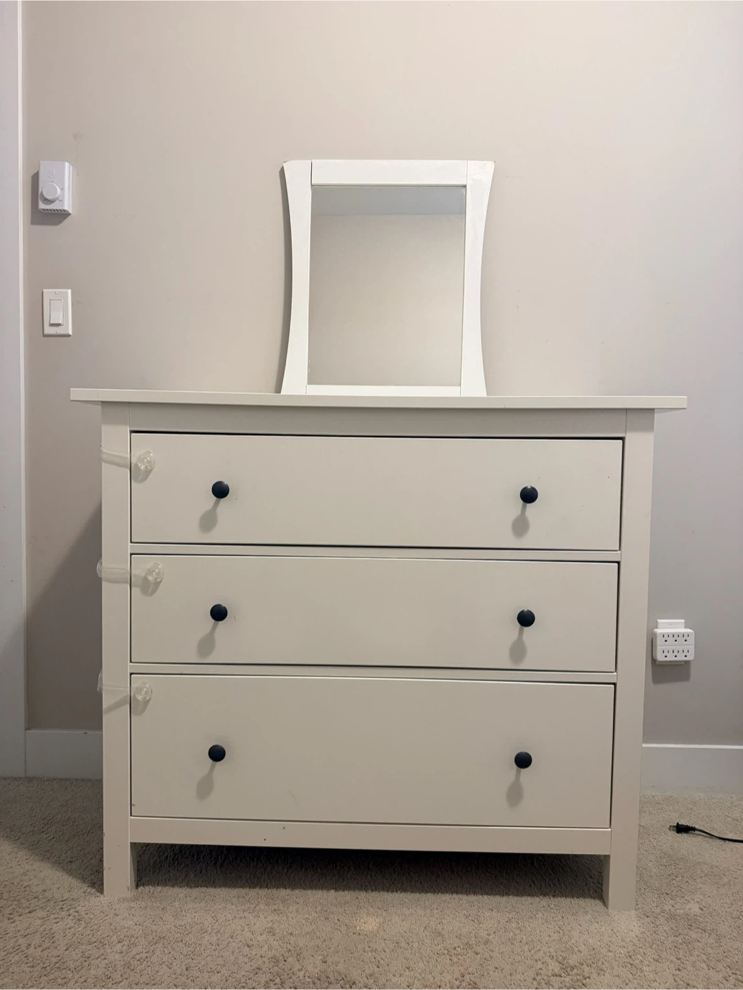 Drawers cabinet with mirror