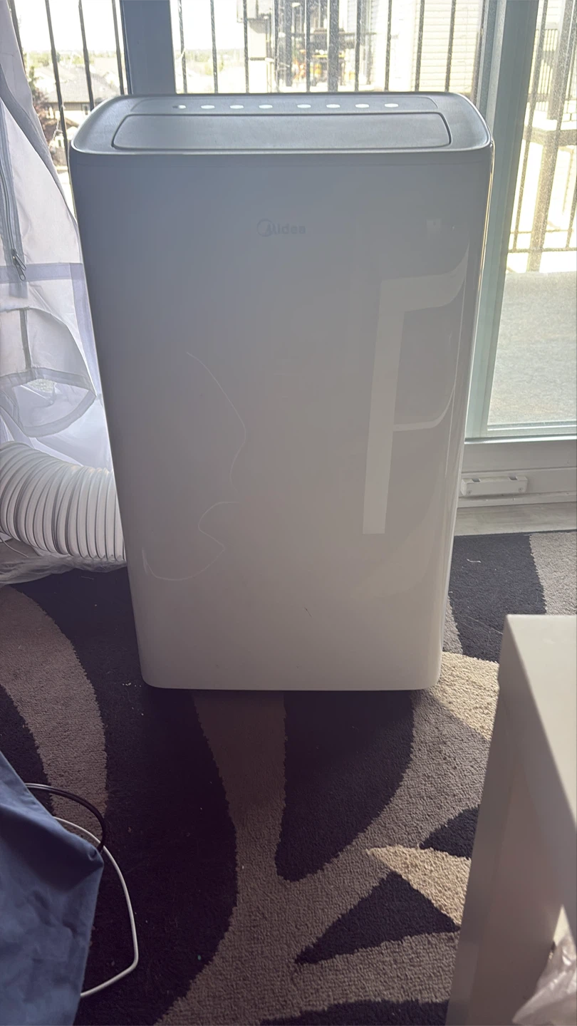 Midea Portable Air Conditioner with Hose - photo 3
