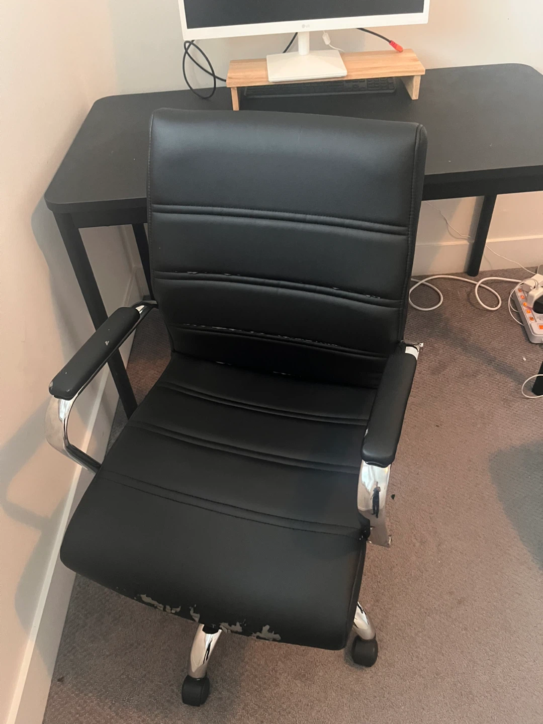 Black Office Chair and Desk Set - photo 2