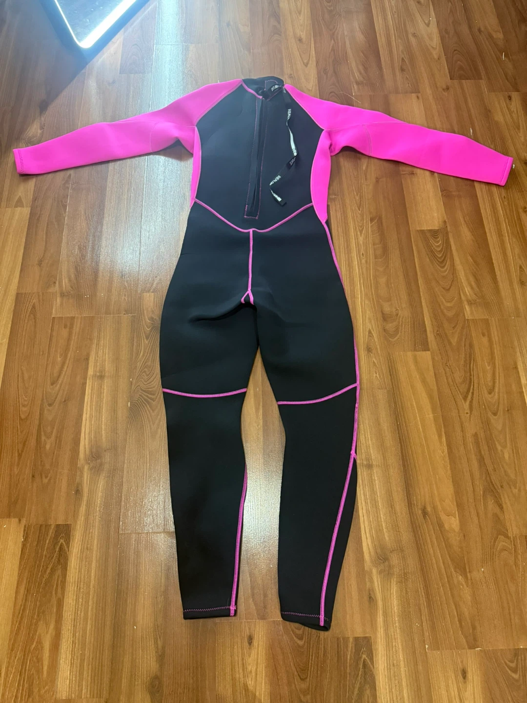 Women’s Wet Suit Size Large