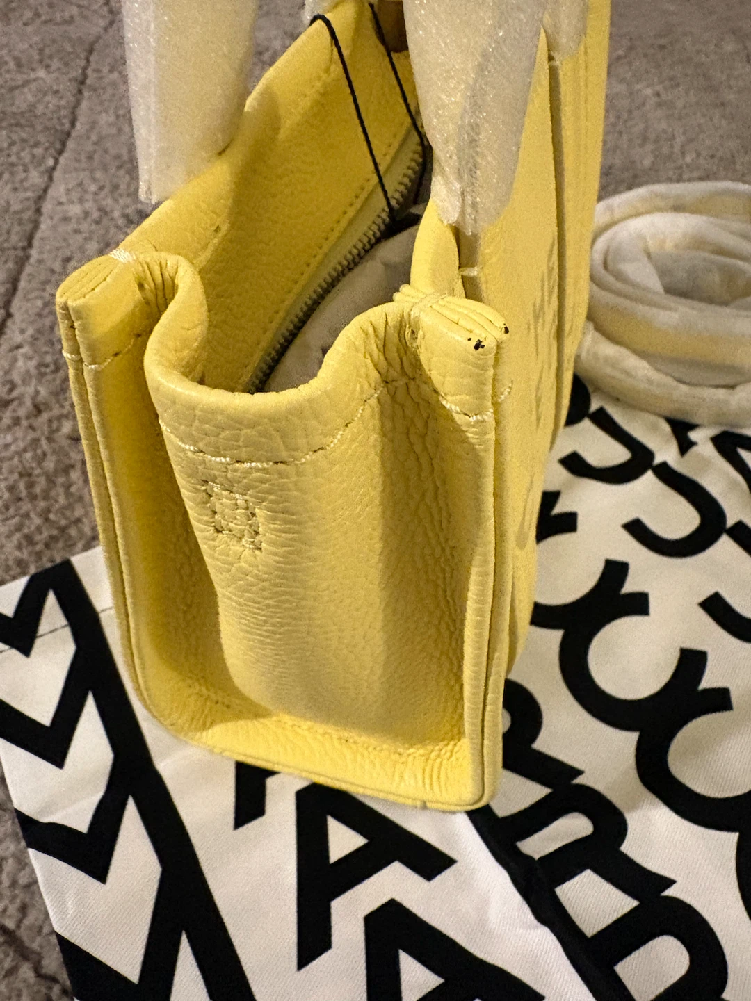 Marc Jacobs Leather “The Tote Bag” - Mini - photo 4