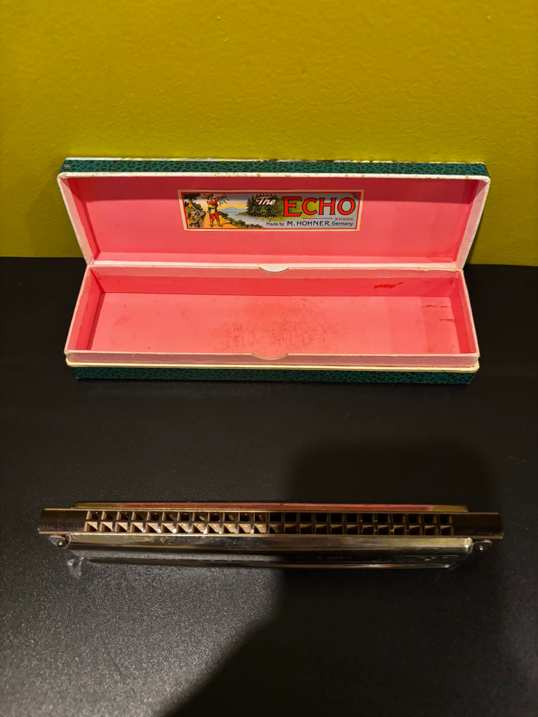 Hohner "The Echo" Goliath Harmonica with Case - photo 5