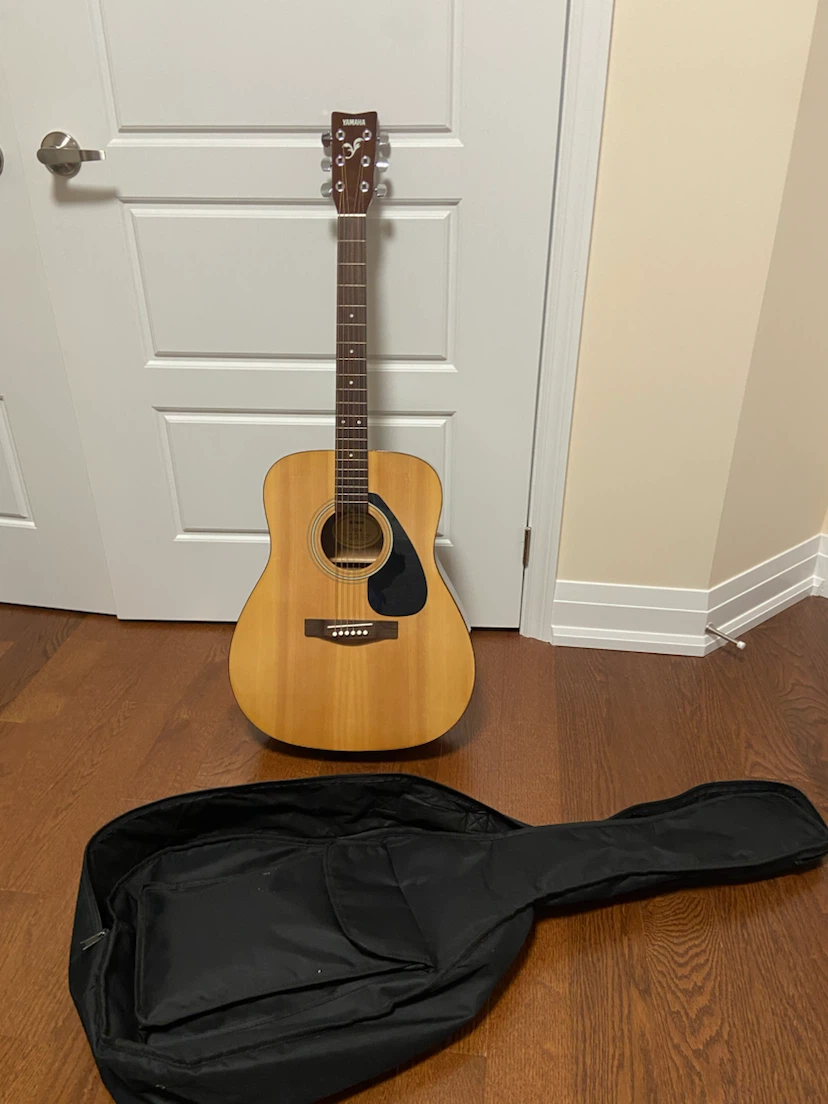 Yamaha F210 Acoustic Guitar with Gig Bag - photo 2