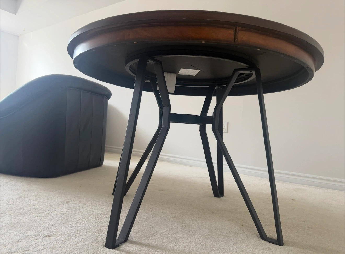 45" Round Solid Wood Dining Table for 4 - photo 3