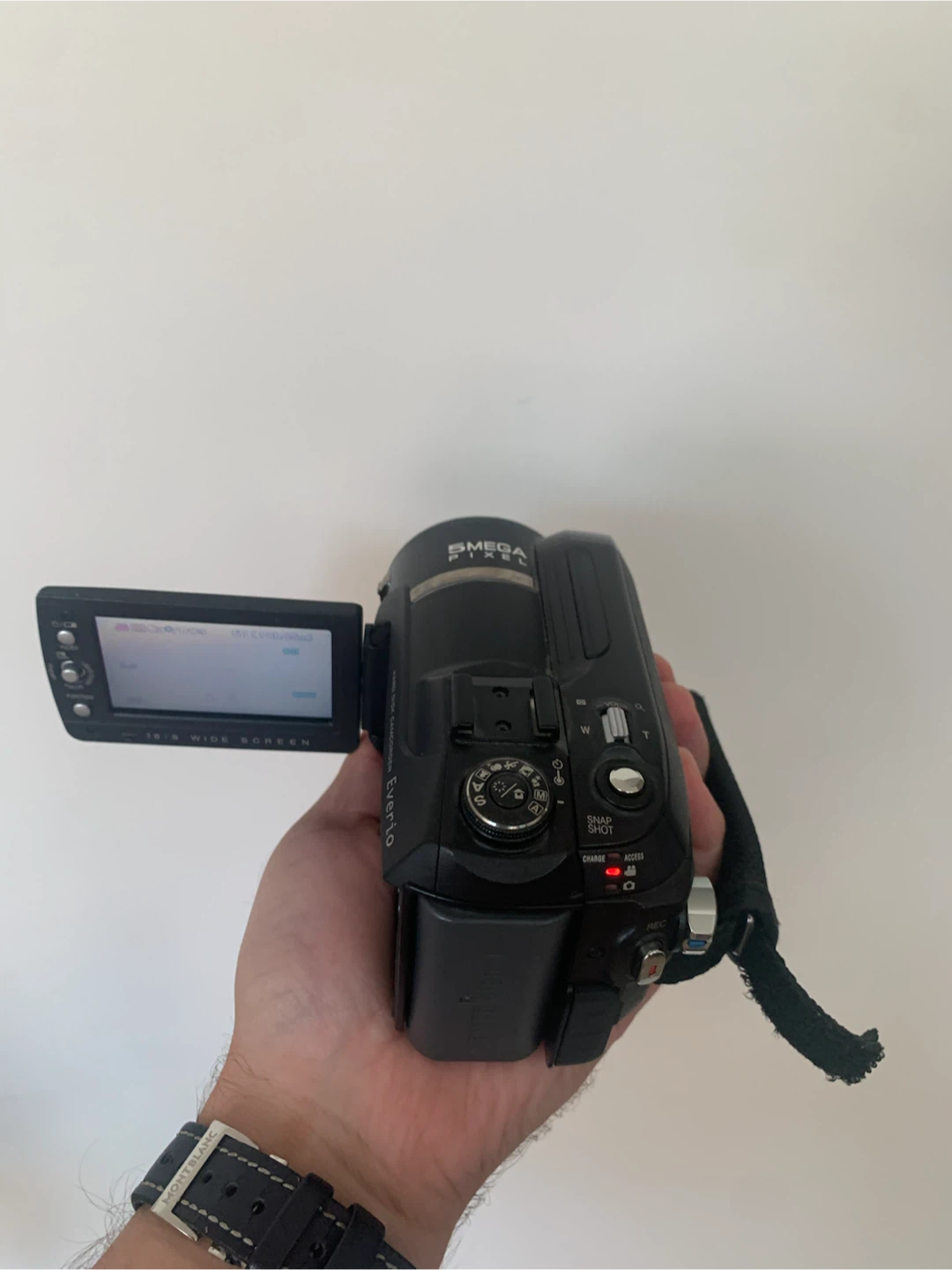 JVC Everio 30GB Hard Disk Camcorder - photo 3