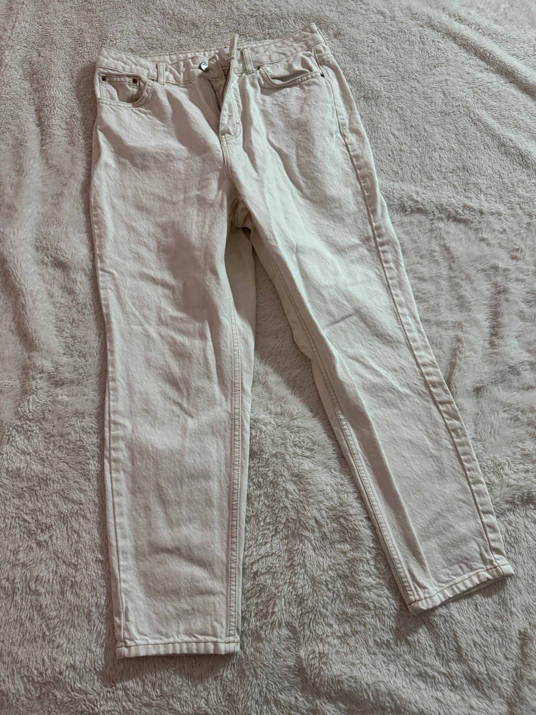 Cream Jeans