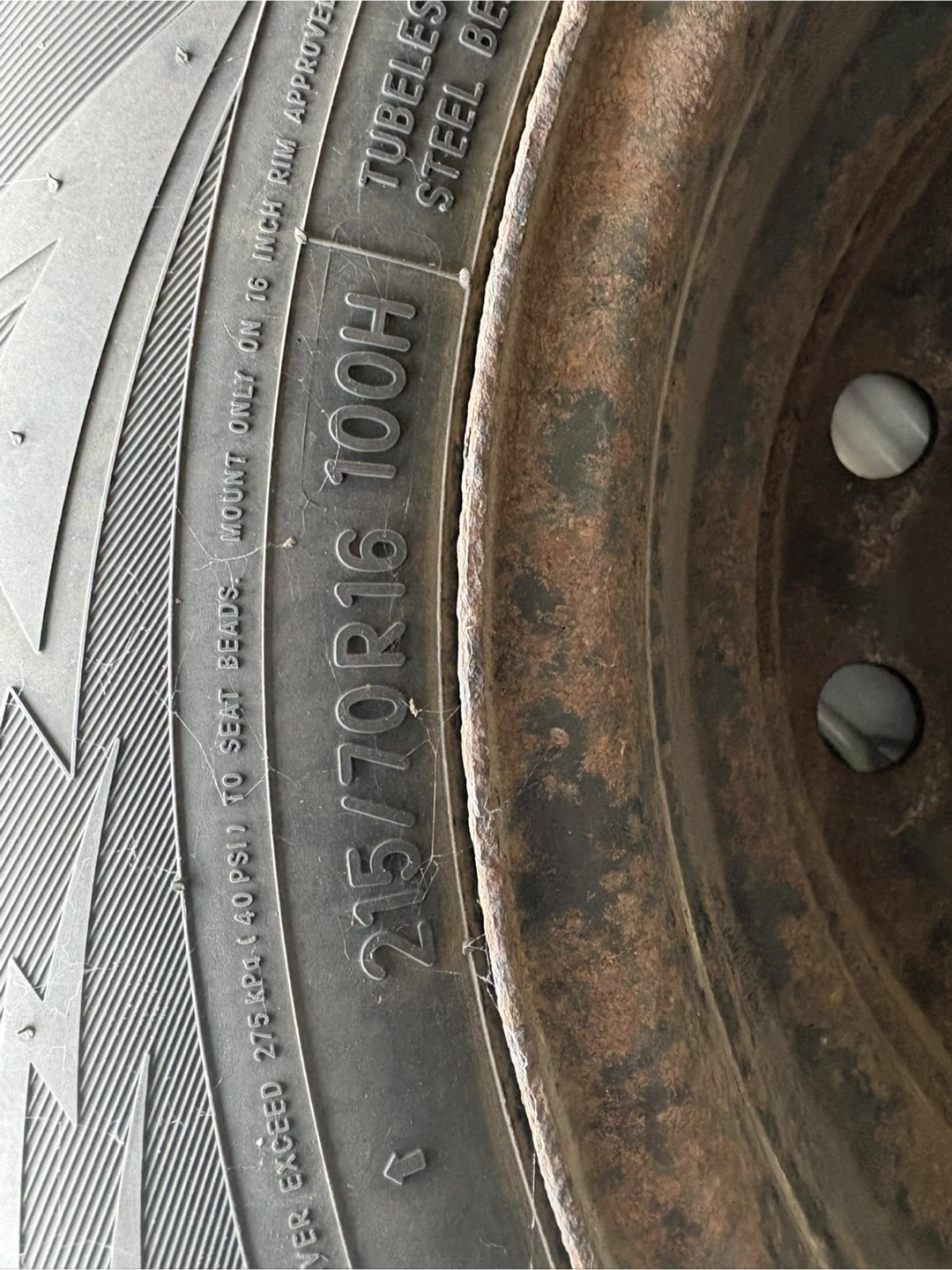 Winter Tire - 215/70R16 100H - photo 4