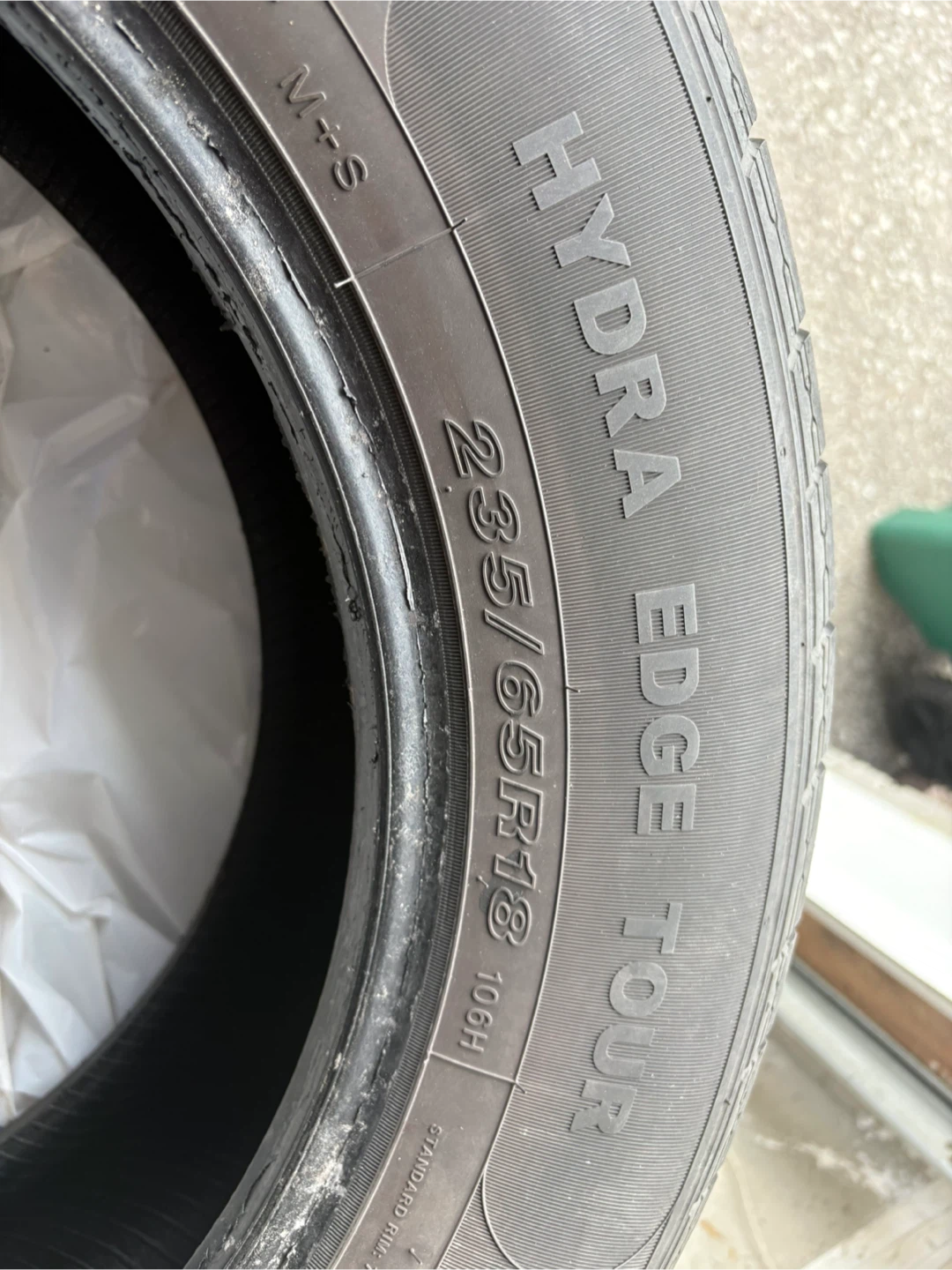 Motomaster Hydra Edge Tour Tire 235/65R18