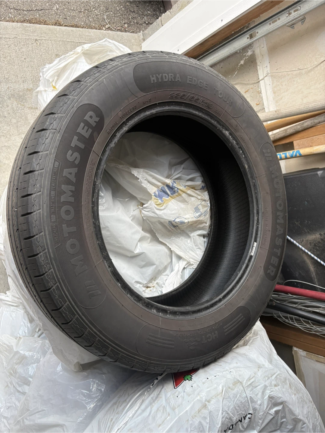 Motomaster Hydra Edge Tour Tire 235/65R18 - photo 3