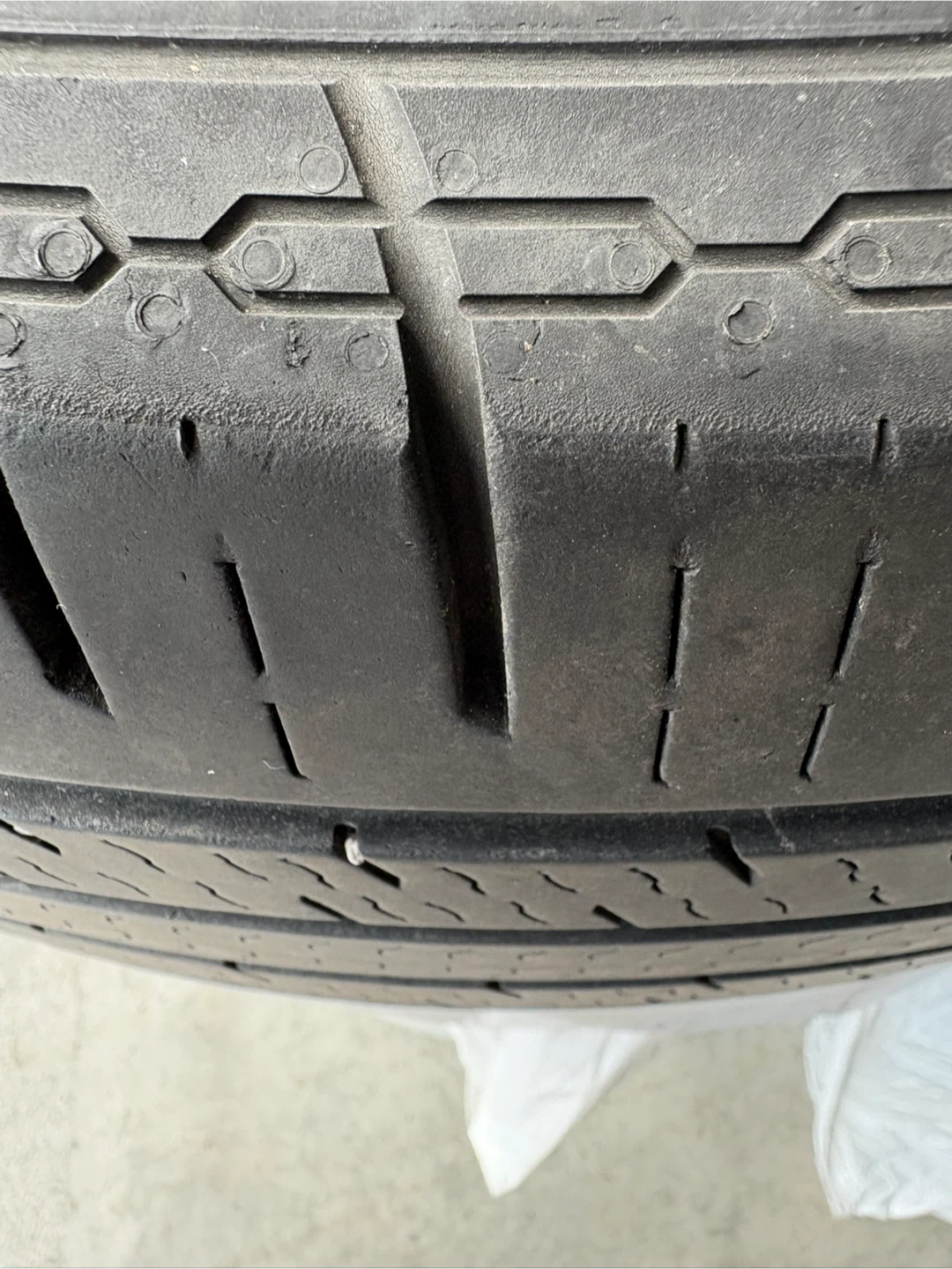 Motomaster Hydra Edge Tour Tire 235/65R18 - photo 5