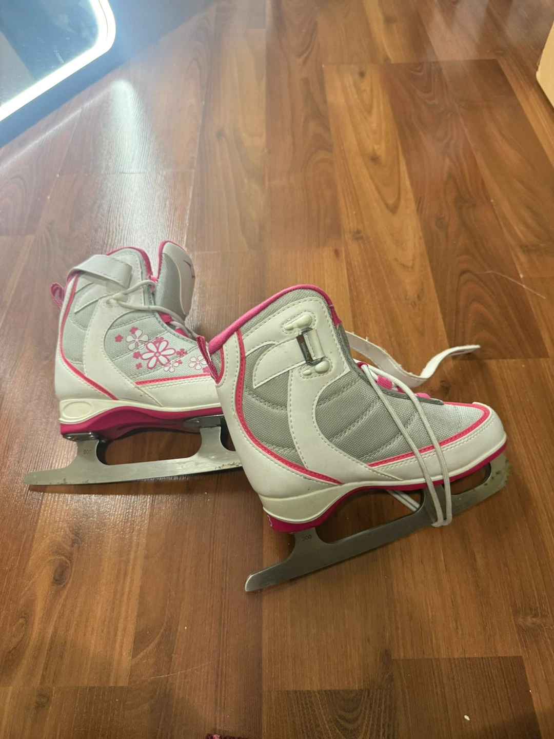 Kids Girls Skates