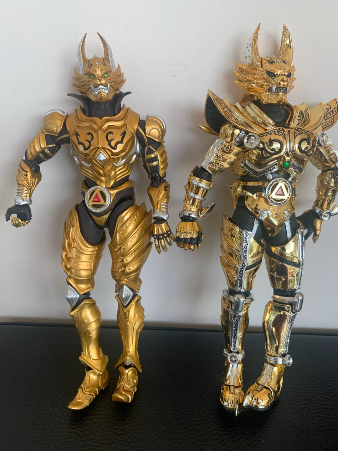 Bandai S.H.Figuarts Shinkocchou Seihou Golden Knight Garo - photo 2
