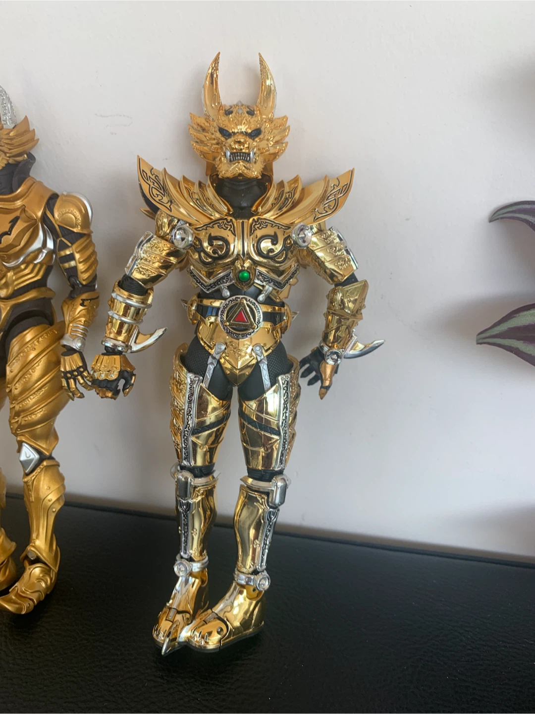 Bandai S.H.Figuarts Shinkocchou Seihou Golden Knight Garo - photo 5