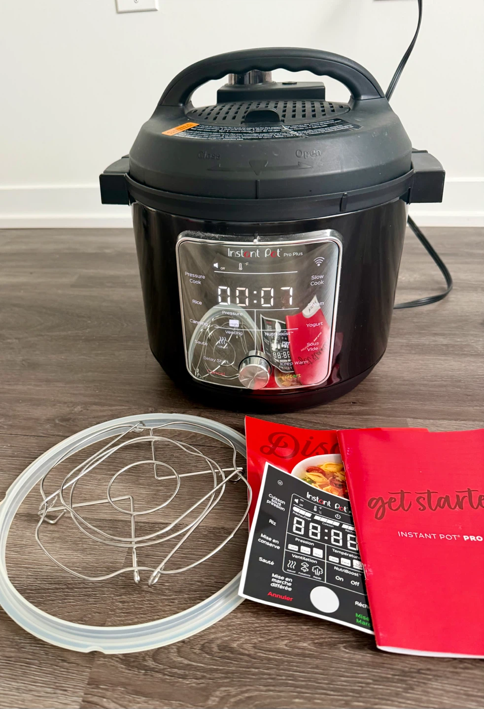 Instant Pot Pro Plus Pressure Cooker connect to phone - Like New