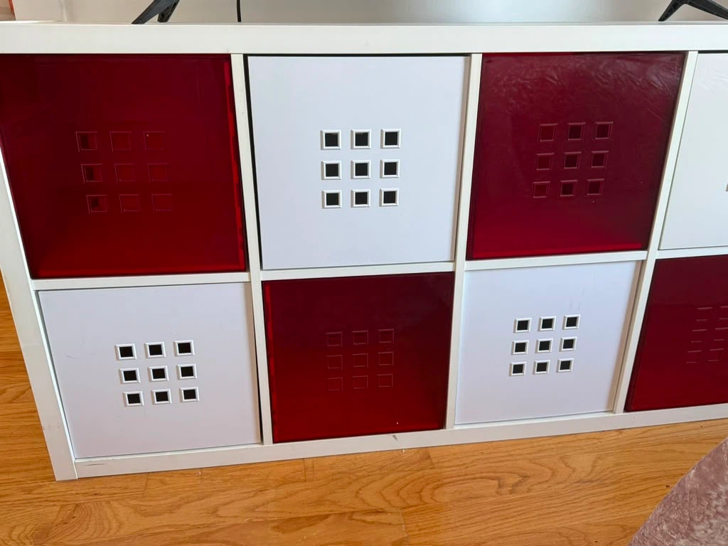 IKEA KALLAX 4x2 Unit with Red and White Inserts