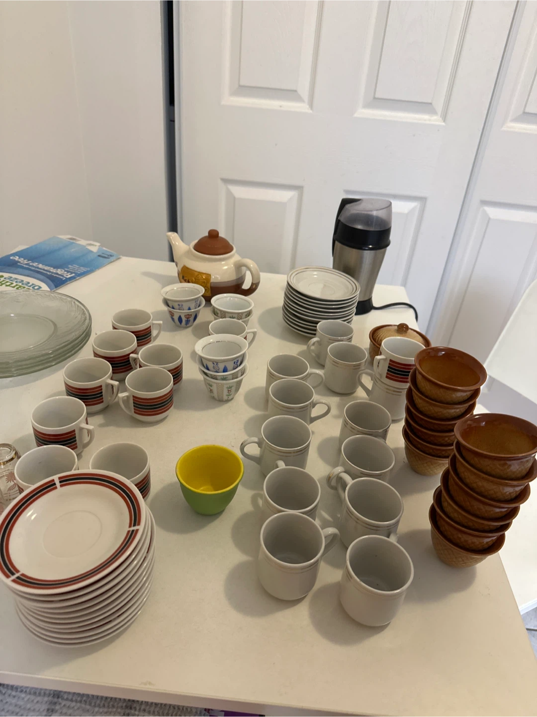 Tea Set with Teapot and Mugs