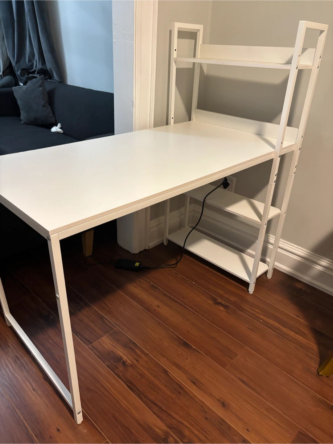 $75 — Desk with Attached Shelving - photo 4