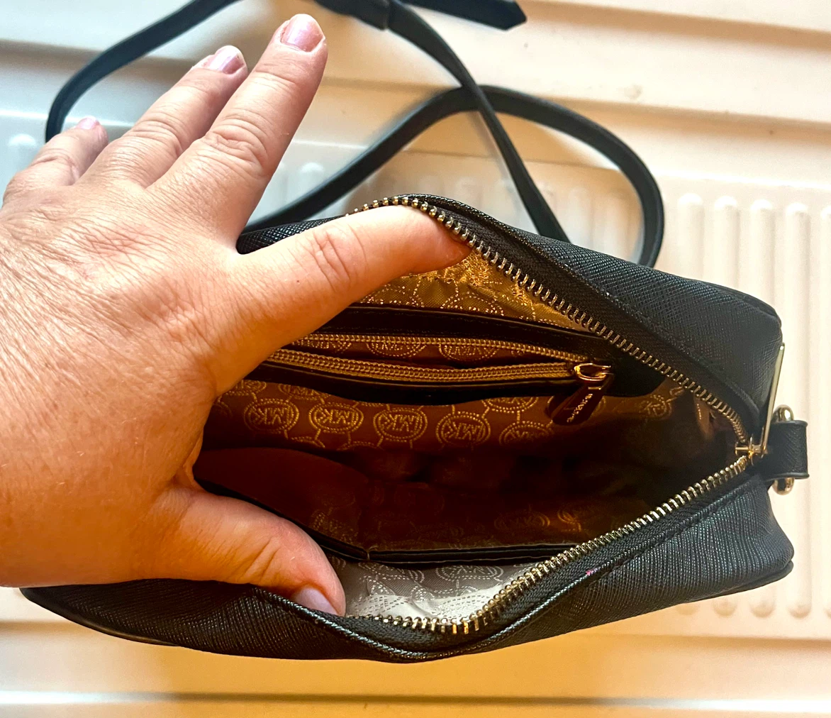 MK Black Leather Crossbody Bag - photo 3