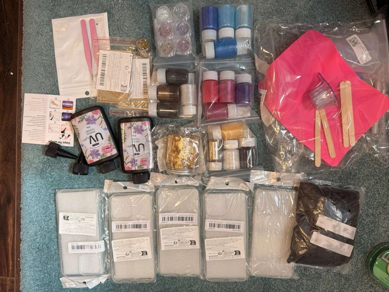 Resin Art Supplies Kit with Pigments and UV Resin