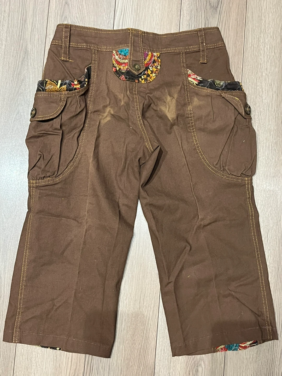 Brown Cargo Capris with Floral Embroidery - photo 2