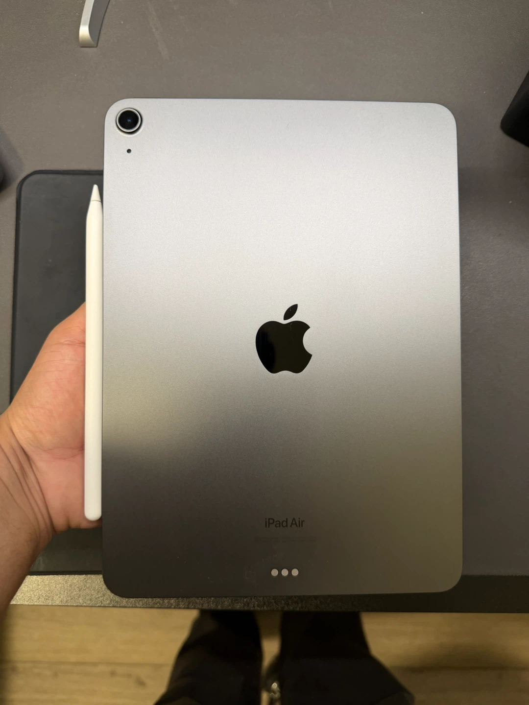 Apple iPad Air (M1)+ Apple Pencil + Smart Folio Case