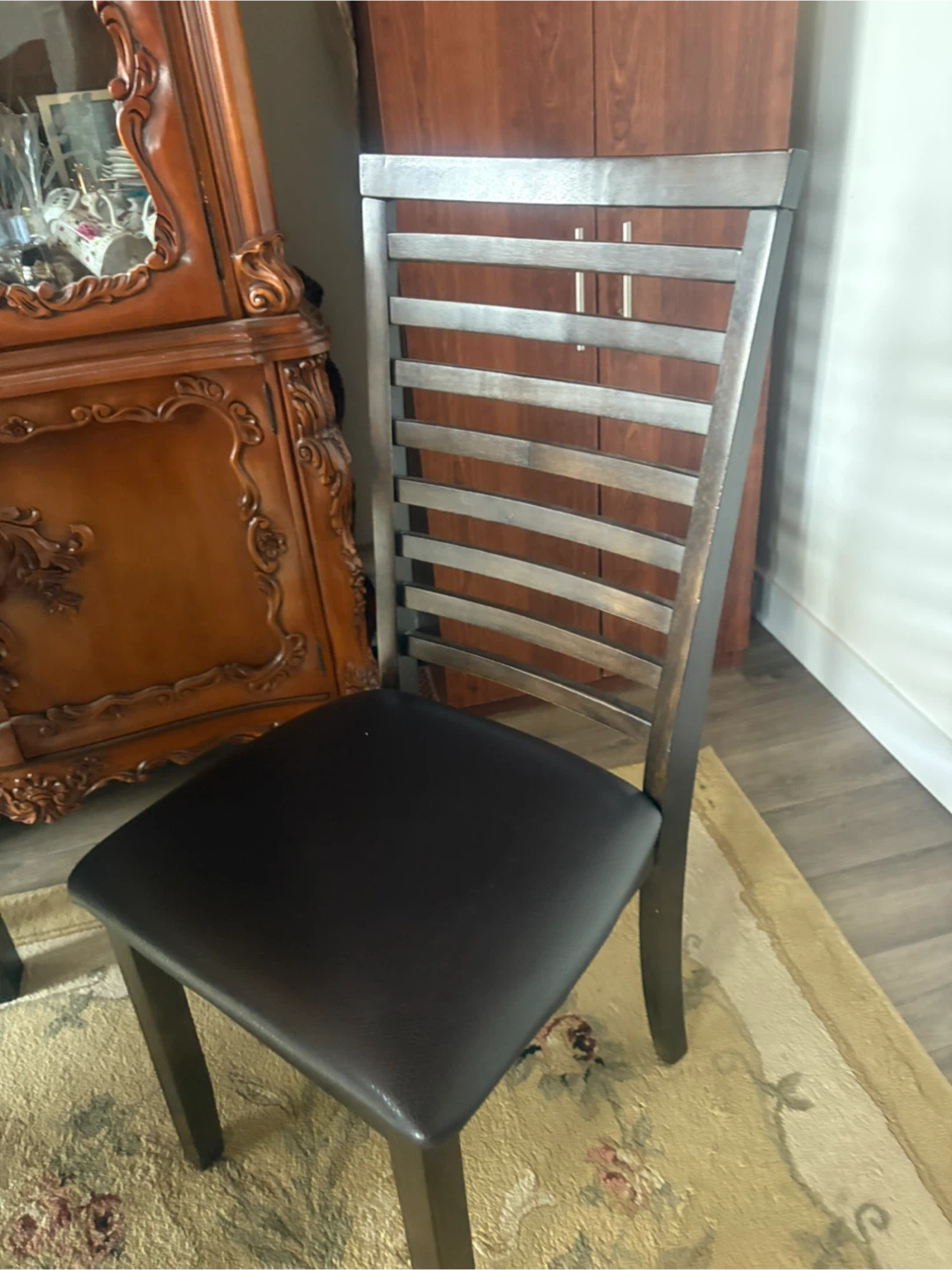 Dining Table and 4 chairs - photo 2