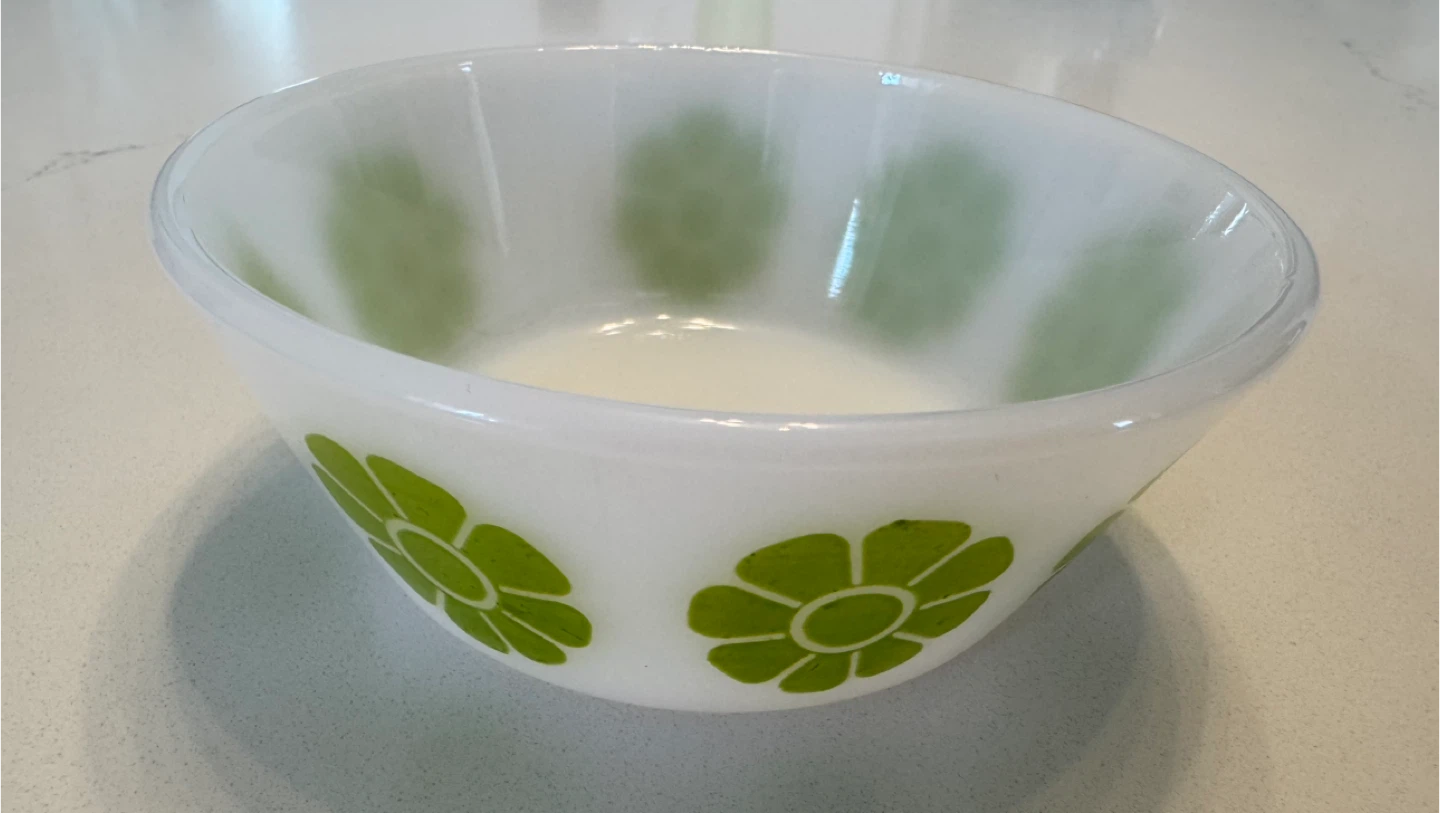 Vintage Federal Glass Milk Glass Green Daisy Bowl