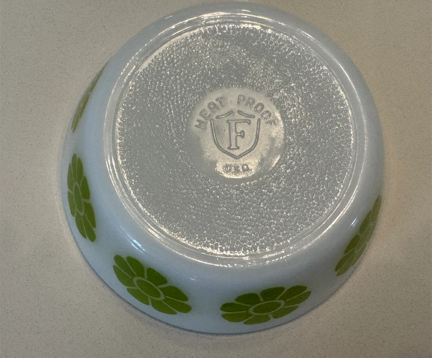 Vintage Federal Glass Milk Glass Green Daisy Bowl - photo 3