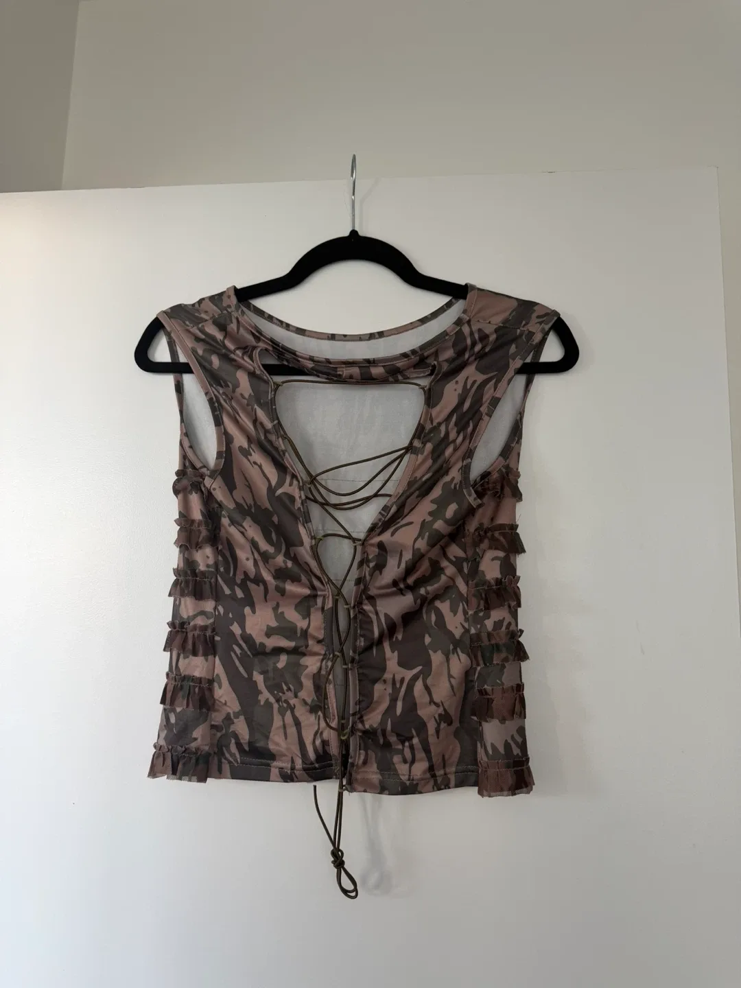 Camo Ruffle Tank Top & Shorts Set - photo 2