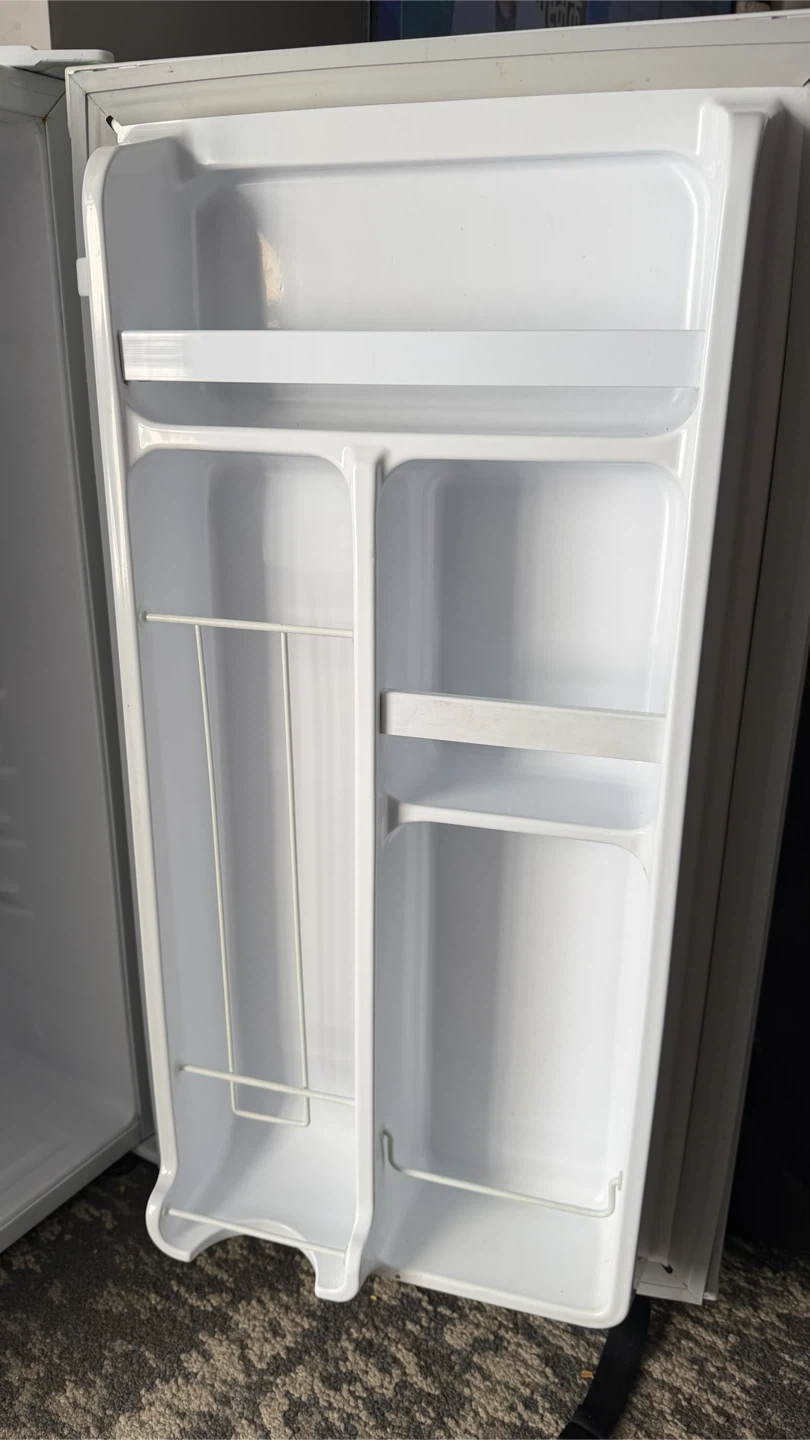 Diplomat Mini Fridge - photo 3