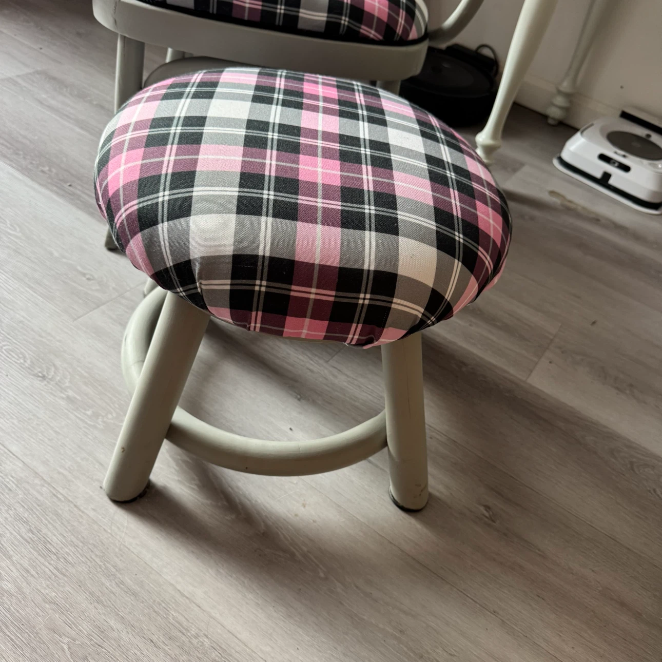 Pink Plaid Accent Chair and Ottoman Set - photo 3