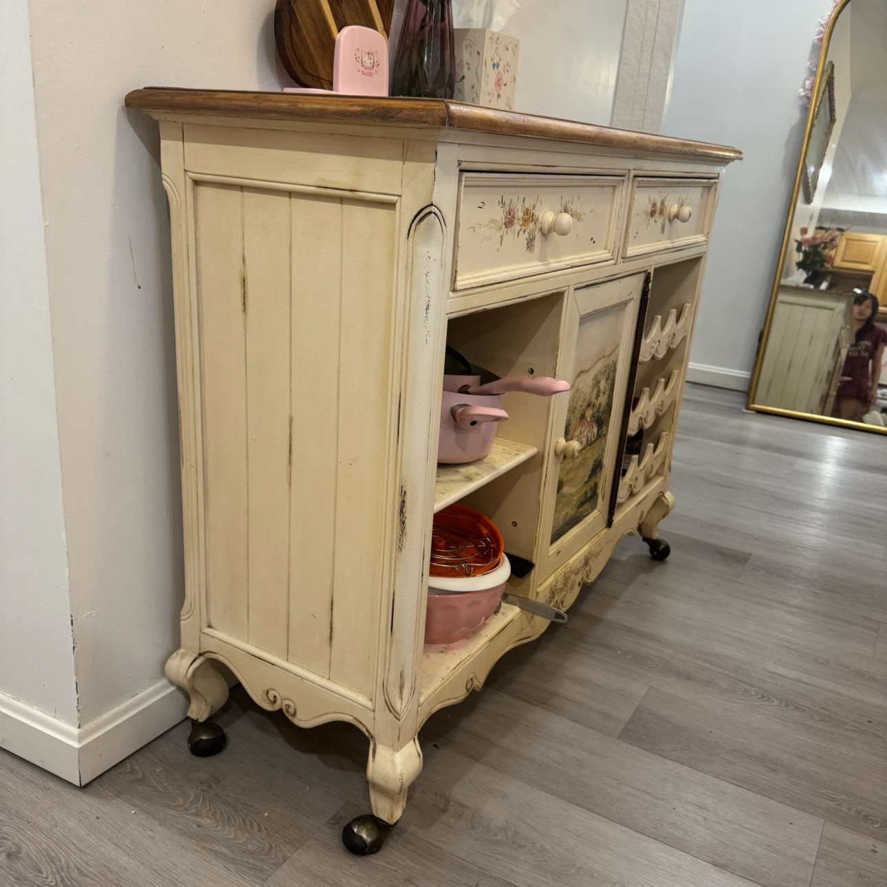 Vintage wood floral coquette kitchen island side table bar cart - photo 4
