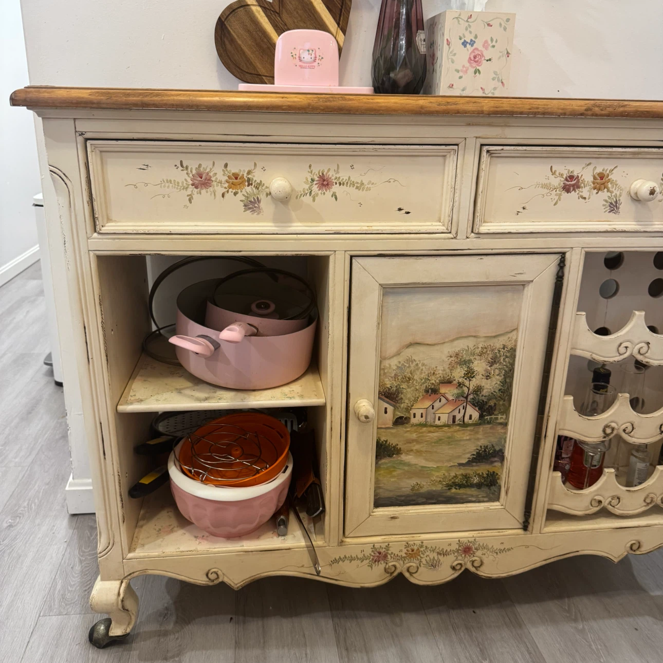 Vintage wood floral coquette kitchen island side table bar cart - photo 5