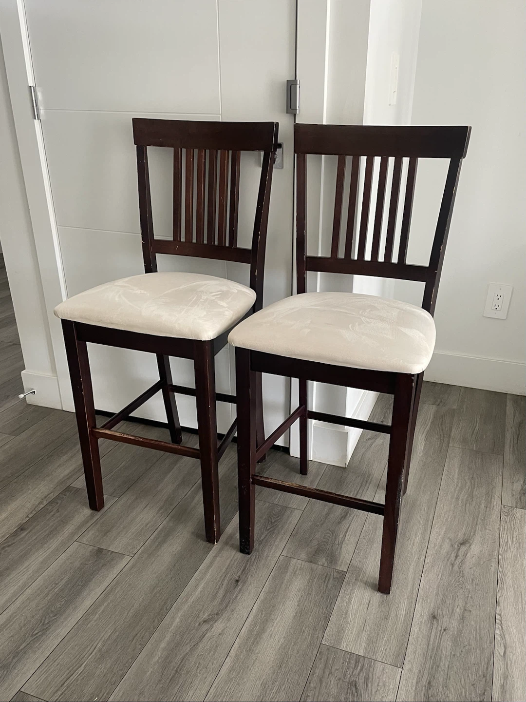 2 Bar Stools