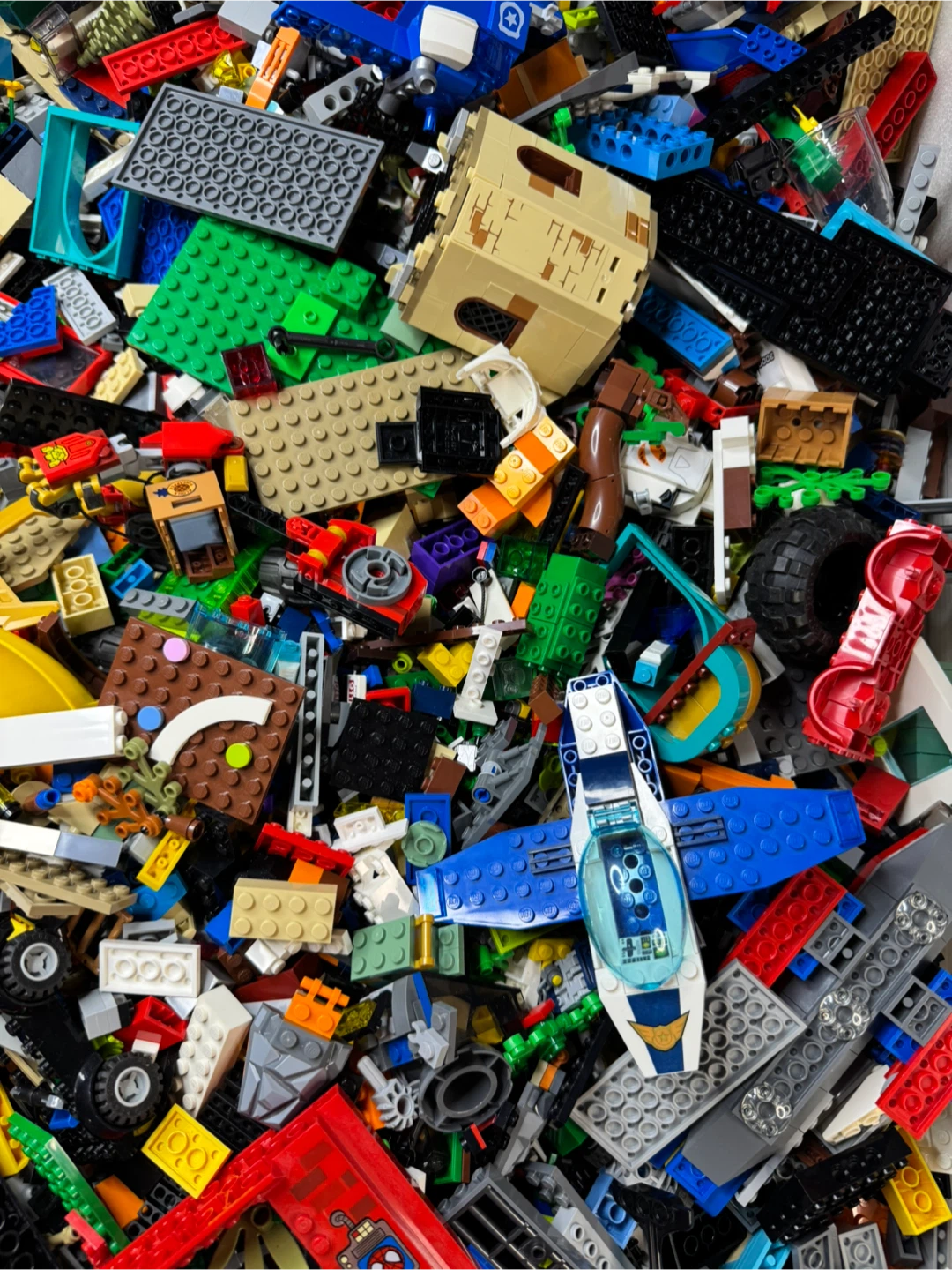 LEGO 34 lbs BULK PARTS LOT City Minifigure Ninjago Marvel - photo 3