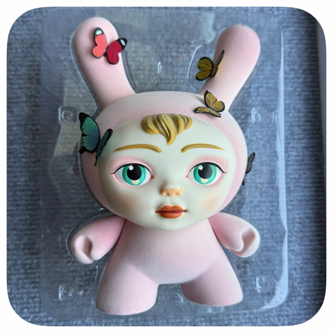 MAB GRAVES 8-INCH DUNNY BY KIDROBOT - PREOWNED, REFER TO PHOTOS! - photo 2