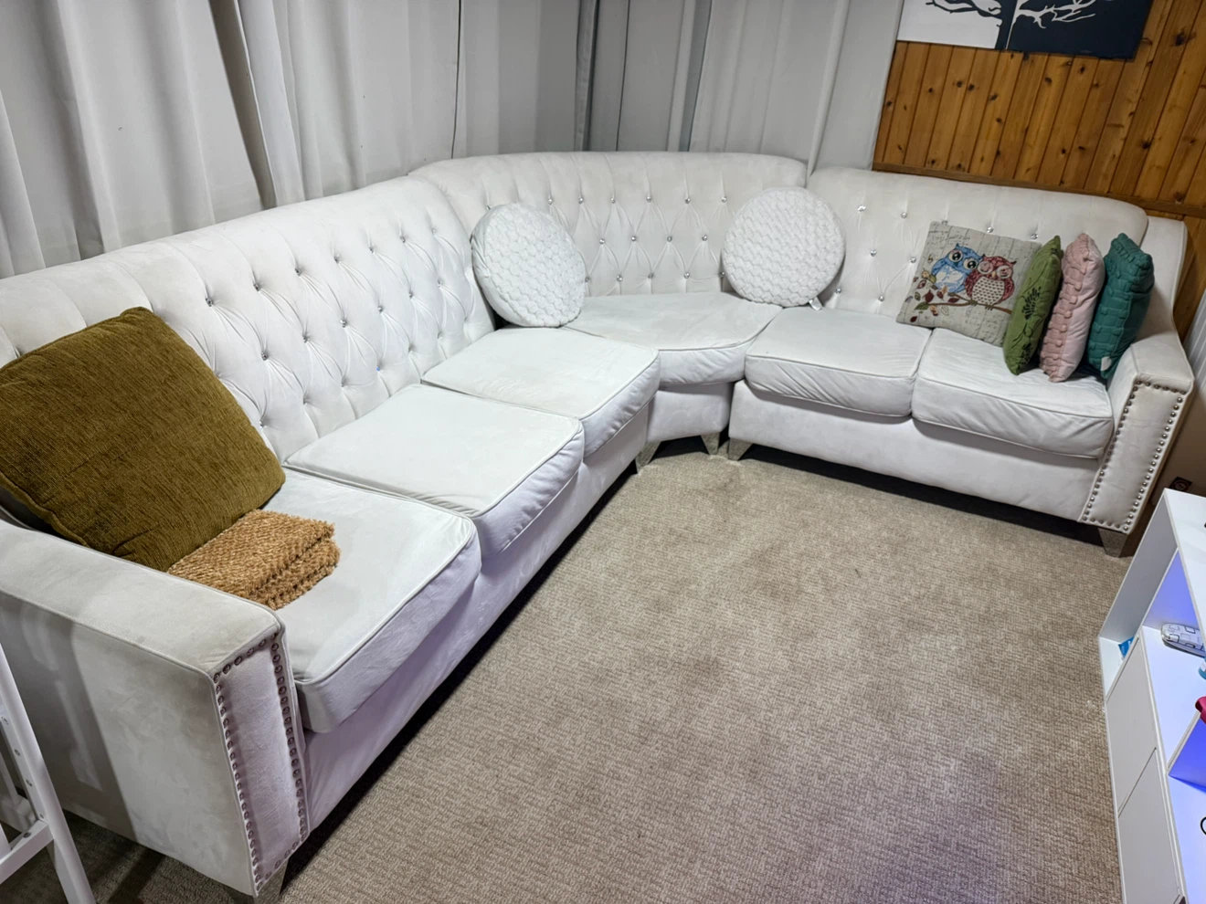 White Tufted Sectional Sofa - photo 3