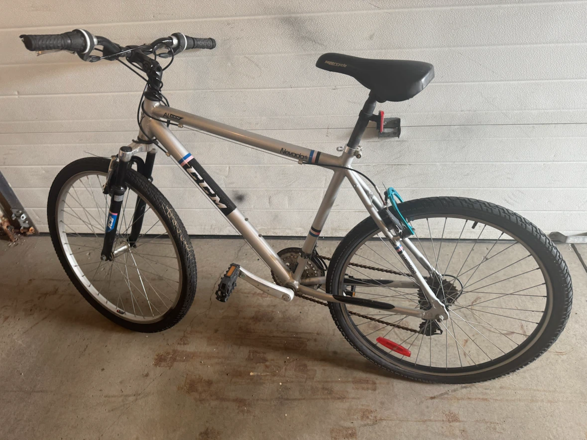 Mens CCM Mountain Bike - photo 3