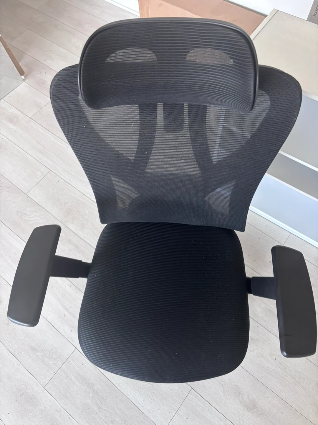 Black Mesh Office Chair - photo 2