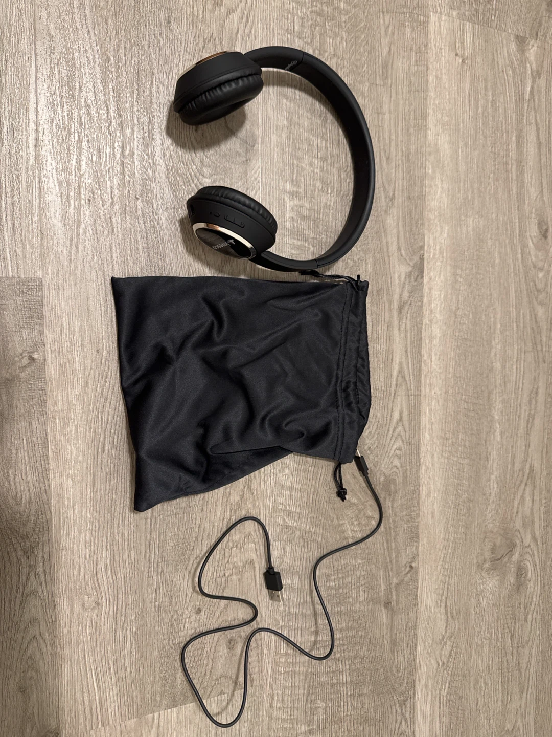 Wireless Headphones with Pouch