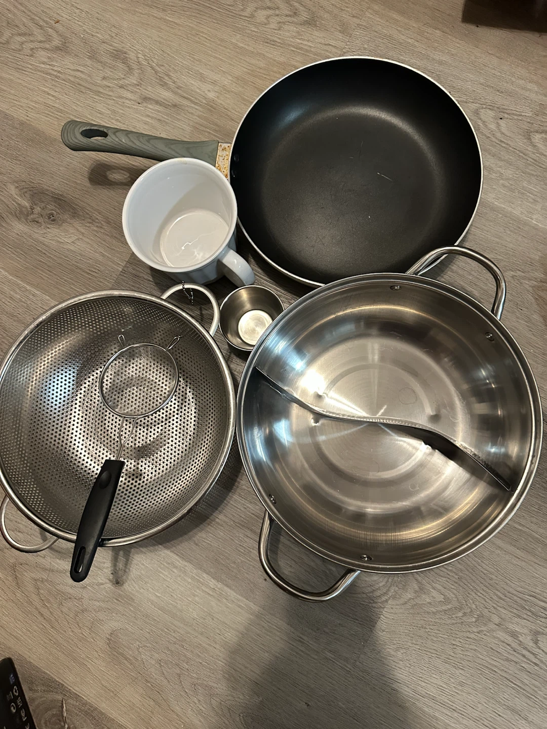 Kitchen Cookware & Utensil Bundle – Pot, Pan, Colander + More