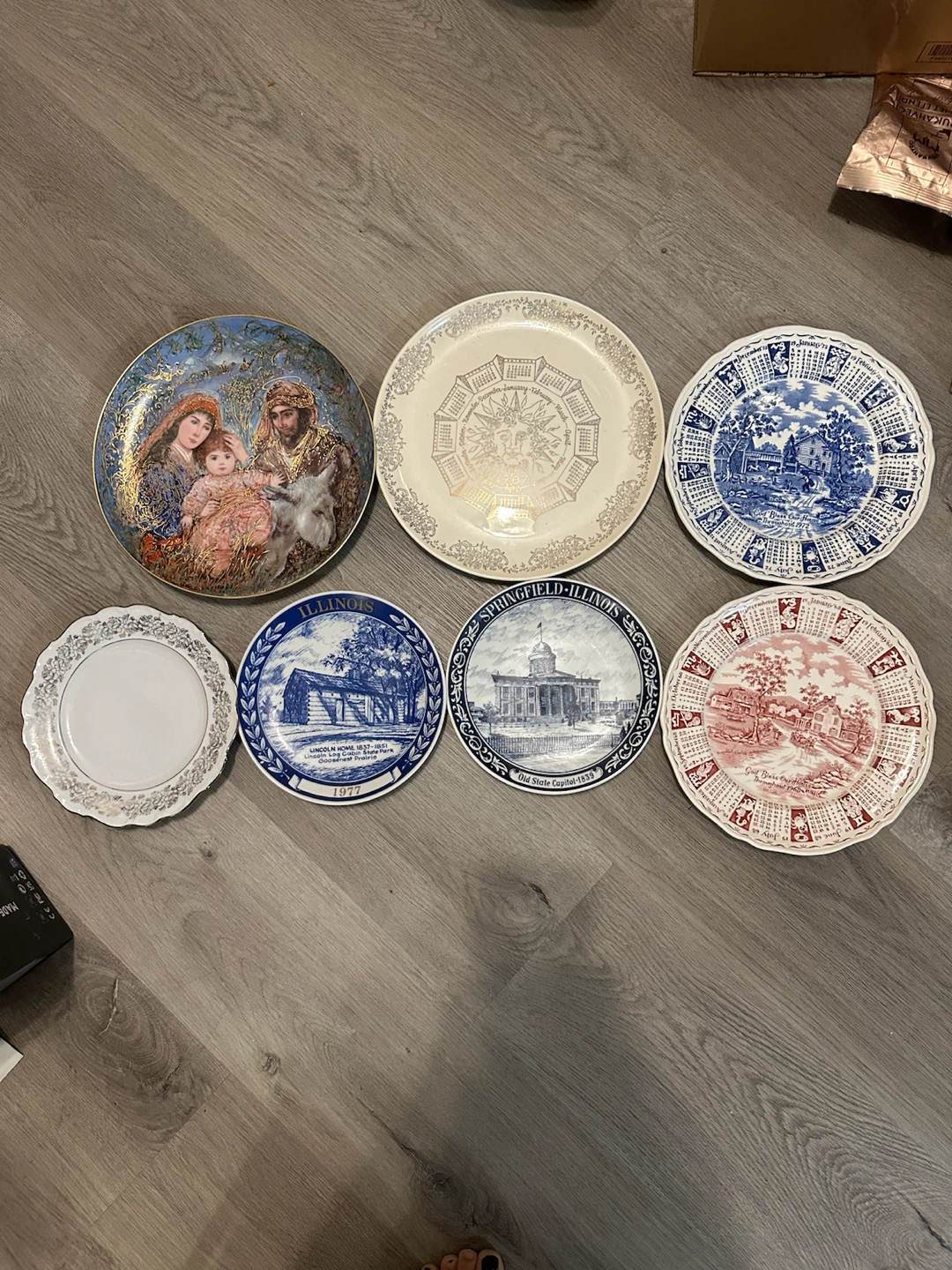 Vintage Decorative Collector Plates – 7 Pc Lot - photo 2