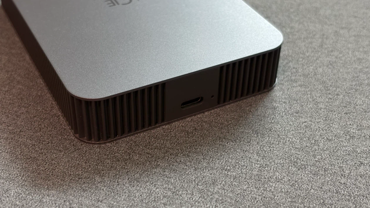 LaCie 5TB Mobile Drive Secure (HDD) - photo 3