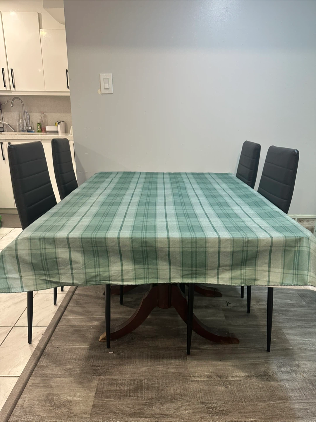 Drop Leaf  Extendable Dining Table with 4 Chairs