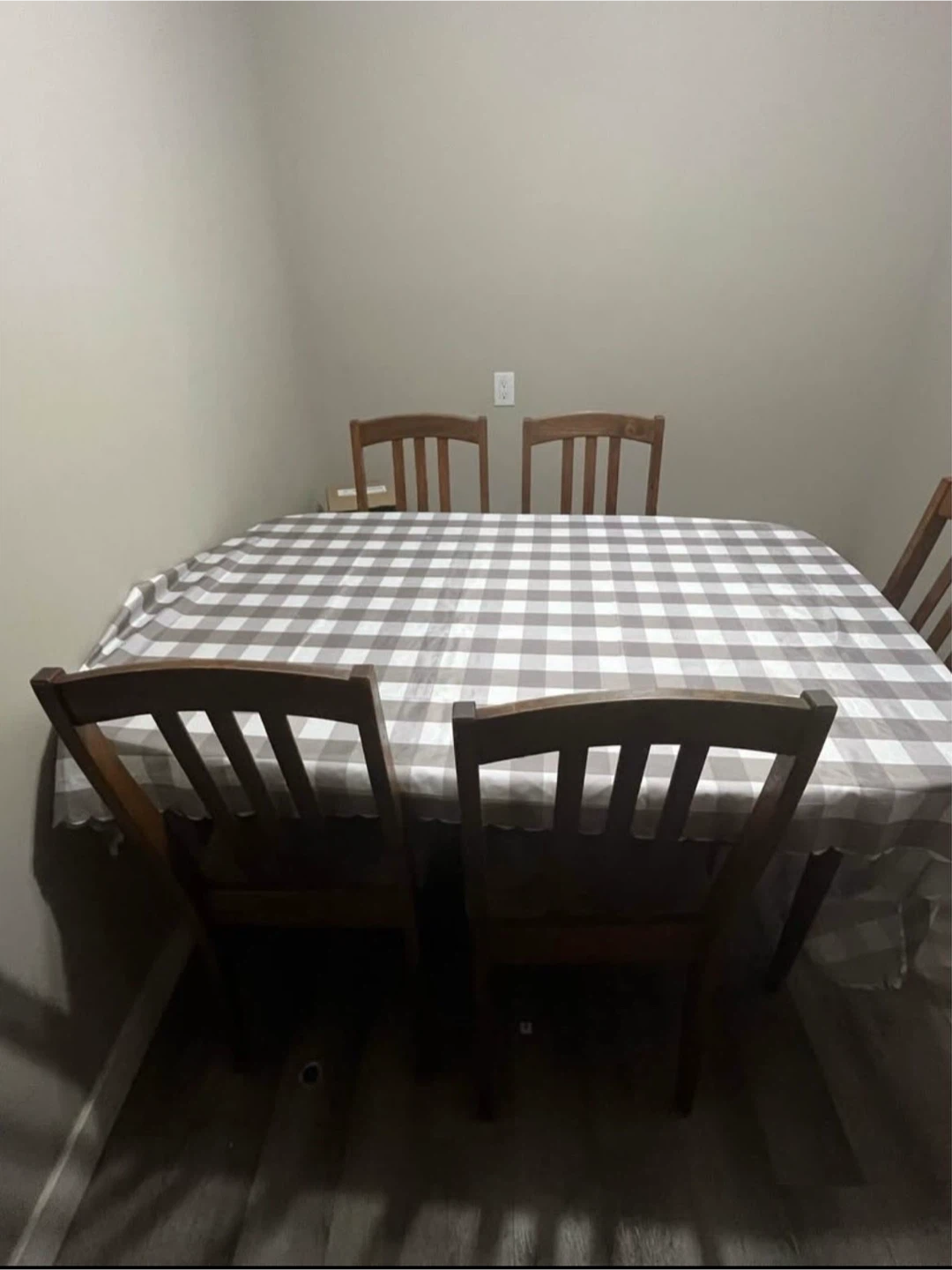 Set of 4 Wooden Dining Chairs - photo 2